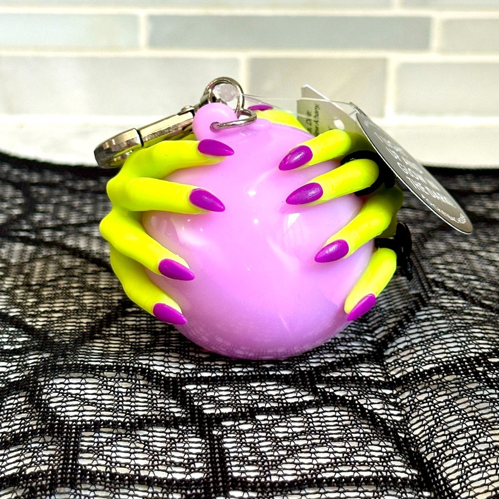 NEW Bath and Body Works Halloween Witch Hands LED Crystal Ball Pocketbac Holder